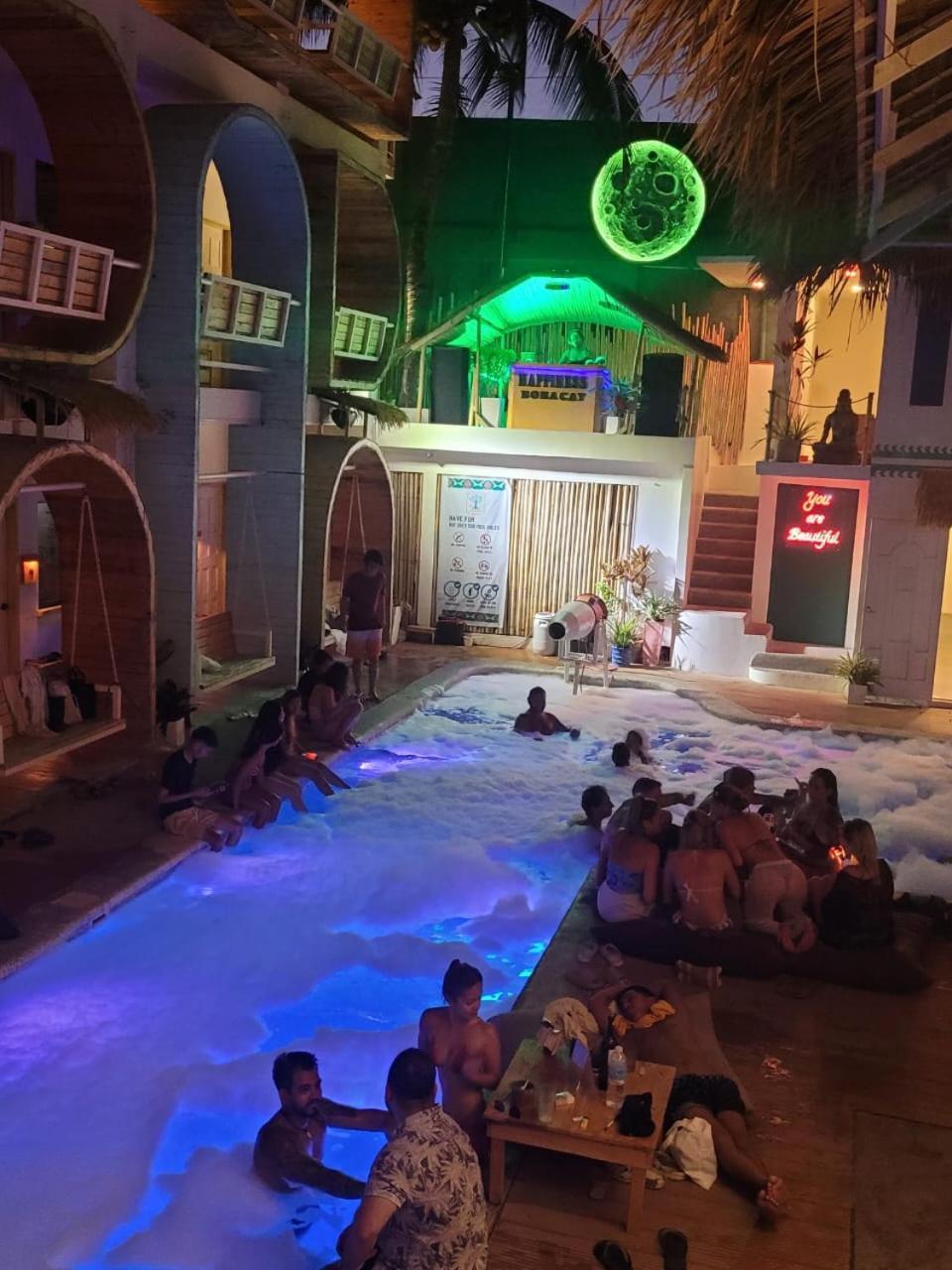 Happiness Hostel Boracay Balabag  Εξωτερικό φωτογραφία